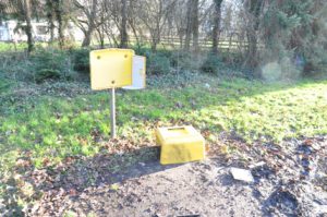 Zerstörter Briefkasten in Dasselsbruch