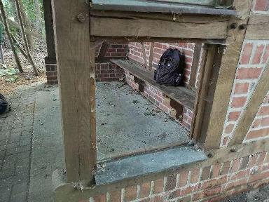 Oberohe - Vandalismus an Bushaltehäuschen Bushaltehäuschen